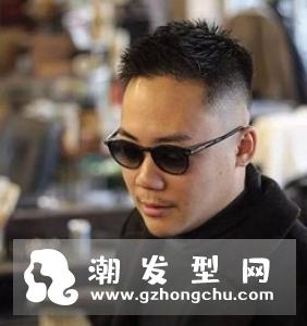 18岁以上男士适合的发型 板寸侧分背头一道杠