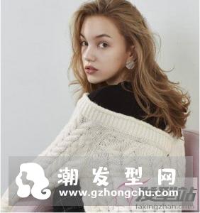 颧骨高适合什么卷发 这些卷发让脸型柔和更淑女