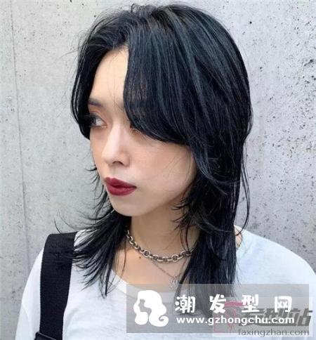 发量少适合什么发型  上短下长层次感显丰盈