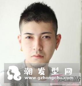 社会发型男生剃两边 酷炫洋气做时尚社会人