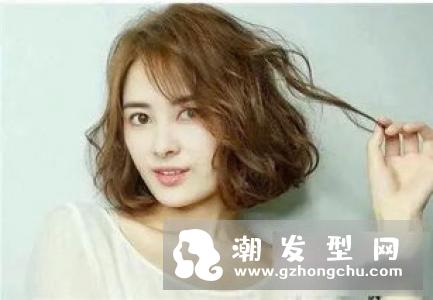 短发怎么烫年轻好看 睡不醒风空气卷好个性