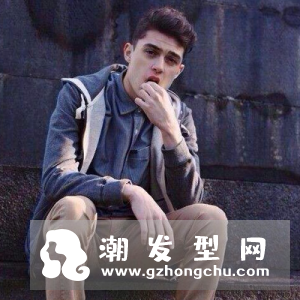 男生洗头掉多少头发是正常的 掉头发怎么办