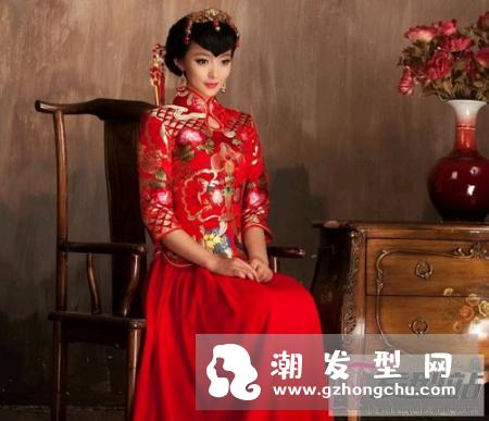 新娘穿旗袍适合什么发型 婉约迷人盘发显完美身材