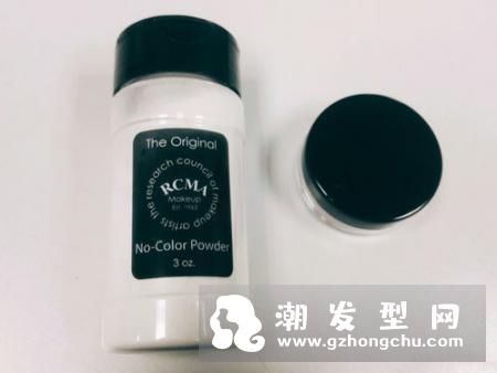 散粉涂脸上一坨一坨的怎么办 用英文怎么说