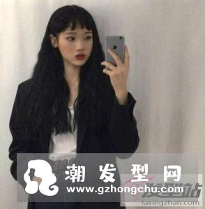 二次元刘海卷发发型 一款不一定靠颜值取胜的发型