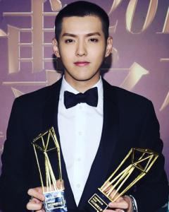 吴亦凡短发发型图片 菠萝头发型适合什么人