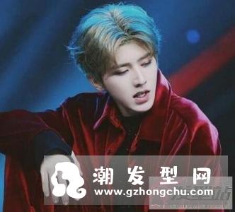 蔡徐坤发型叫什么 蔡徐坤帅气时尚发型盘点