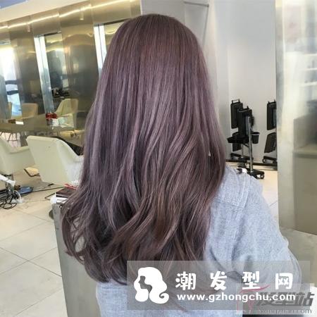 今年长烫发流行什么颜色 韩式流行染烫绝对是背影女神