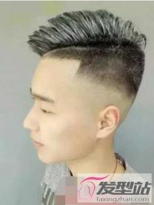 男生好看染发颜色介绍 奶奶灰依然是今年流行趋势