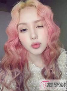 女生中长发蛋卷头 动感与时尚相融合才是最美