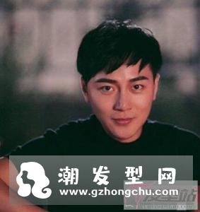 不染不烫男生自然发型 清新简约打造阳光潮男