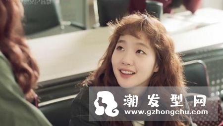 嬉皮卷是什么发型 泫雅崔雪莉同款嬉皮卷怎么弄