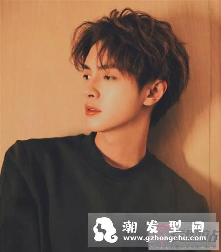 帅哥都在剪的发型 两面三面剃一半帅到炸