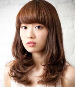 小波浪卷发型图中长发 减龄又百搭女神感爆棚