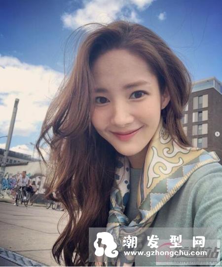 慵懒唯美的云朵卷发好喜欢！温柔小女人就靠这一款这超八字刘海