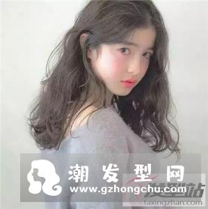 适合圆脸的仙女烫 洋气优雅不化妆也瘦脸