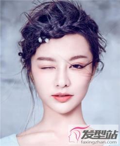 额头高新娘适合的盘发 高额头也可做温柔唯美新娘