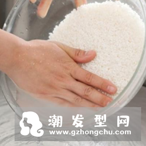 用淘米水洗头还需要洗发露吗 可以用吹风吹吗
