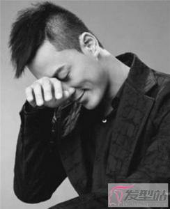 朋克头男生短发发型 撩妹款高回头率造型