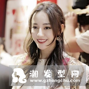 迪丽热巴亮相时装周看秀发型是什么 同款公主头龙须刘海怎么弄