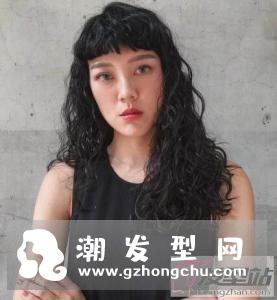 ins风中长发卷发 洋气修颜就是最美小仙女