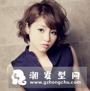 女生短发波浪卷 瞬间美出新高度