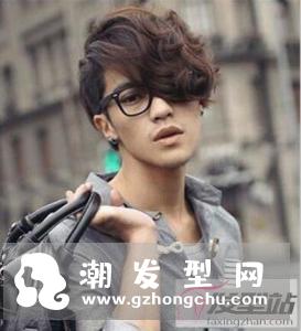 斜庞克发型怎么留 帅气修颜潮男必备