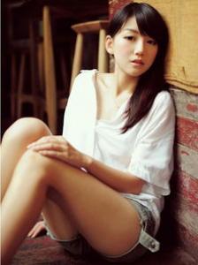 中长发梨花头烫发发型 温婉迷人如邻家女孩