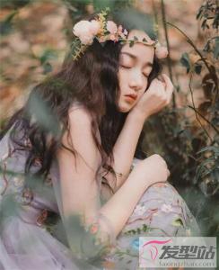 长发绵羊卷时尚来袭 尽显女人味气质十足女生卷发