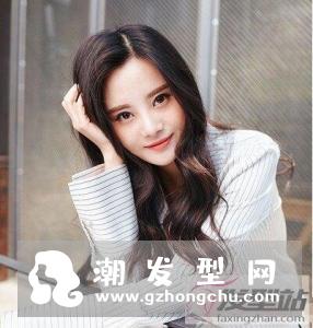 什么样的卷发显年轻 这样卷修颜塑型散发妩媚魅力