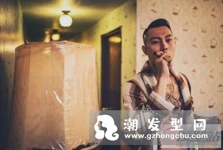 寸头和油头哪个好看？不要再考虑了，这两种发型都帅啊！