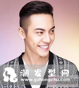 社会发型男生剃两边 酷炫洋气做时尚社会人