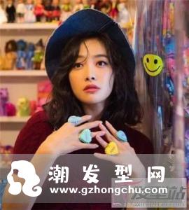 复古羊毛卷短发 慵懒风也可以女人味十足