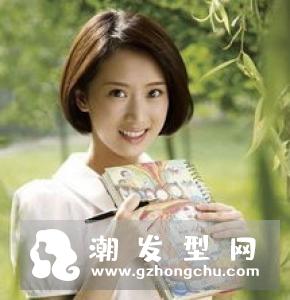 女生海藻蓬松卷发型 妩媚与慵懒并存的卷发