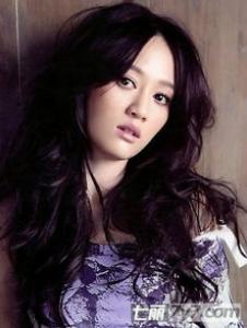 女人味十足的卷发发型 云朵般蓬蓬棉花糖卷度甜美又浪漫