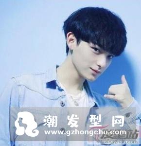 矮个子男生适合的发型 蓬松修颜提升魅力重塑自信
