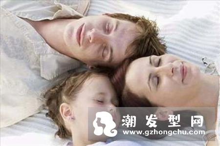 产后掉发怎么办？女性掉发原因及对策