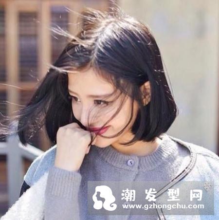 中分发型适合什么脸型的女生 气质短发有哪些