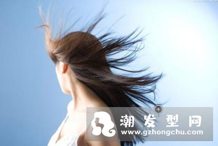 掉发脱发怎么办？女生洗头梳头掉发对策