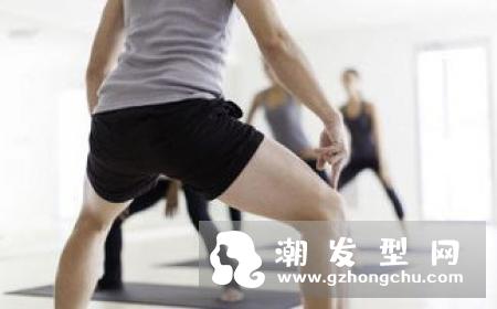 面壁深蹲怎么做 一次做多少个及多长时间