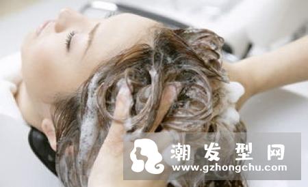整顶假发的佩戴方法 护理步骤是怎样的