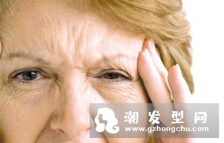 滴完眼药水可以玩手机吗 可以避免近视吗