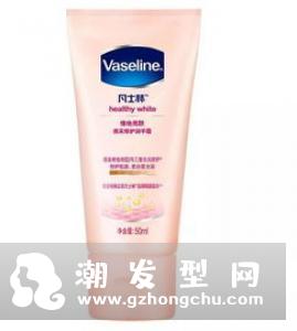 凡士林唇膏用手抹吗 可以天天用吗
