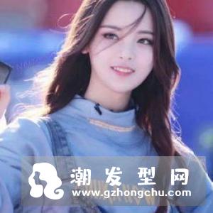 穿背带裤扎什么发型 摇身一变青春美少女