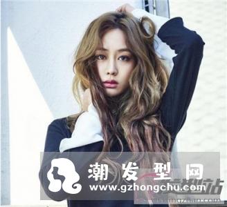 长发时尚烫卷发发型 慵懒撩撩卷最有女神范
