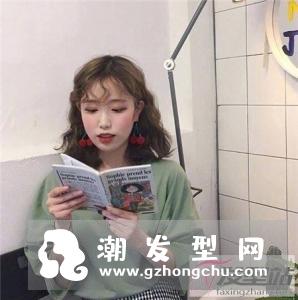及肩发型怎么烫好看 泡面卷弹力十足显个性