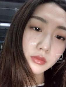 美宝莲小灯管16适合黄皮吗 和15哪个好看
