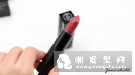 纪梵希小绿皮305和322哪个好看 试色对比