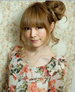 女生低扎马尾发型推荐 简单发型也能打造优雅女神范