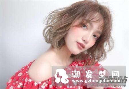 “全头烫”2020正流行 款款让你美上一整年